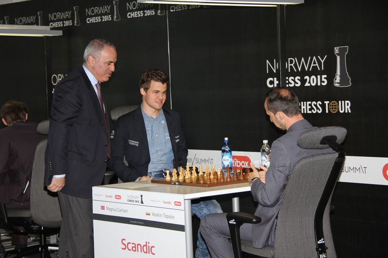 http://chesspro.ru/_images/gal/content/images/kasparov%2C1stmovecarlvtopa_004.JPG