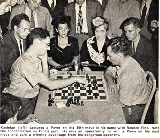 Файн обыгрывает Кэждена на чемпионате США по блицу в 1944-м 